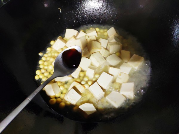 Braised Tofu with Chicken Head and Rice recipe