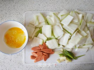 Stir-fried Gourd with Egg and Ham recipe