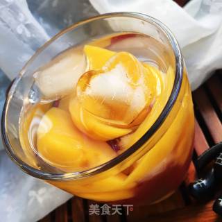 Yellow Peach and Strawberry Drink recipe