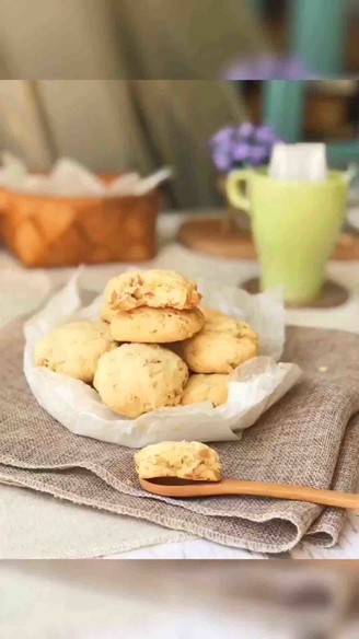 Light Cream Peanut Cookies recipe