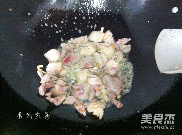 Stir-fried Pork with Dried Pepper and Cauliflower recipe
