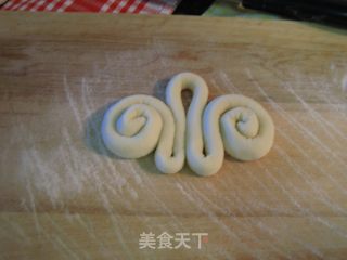 A Small Gift for Children's Day-pig's Knuckle Milk and Chive Rolls recipe