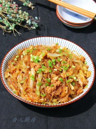 Stir-fried Vermicelli with Beef Cabbage and Minced Meat,