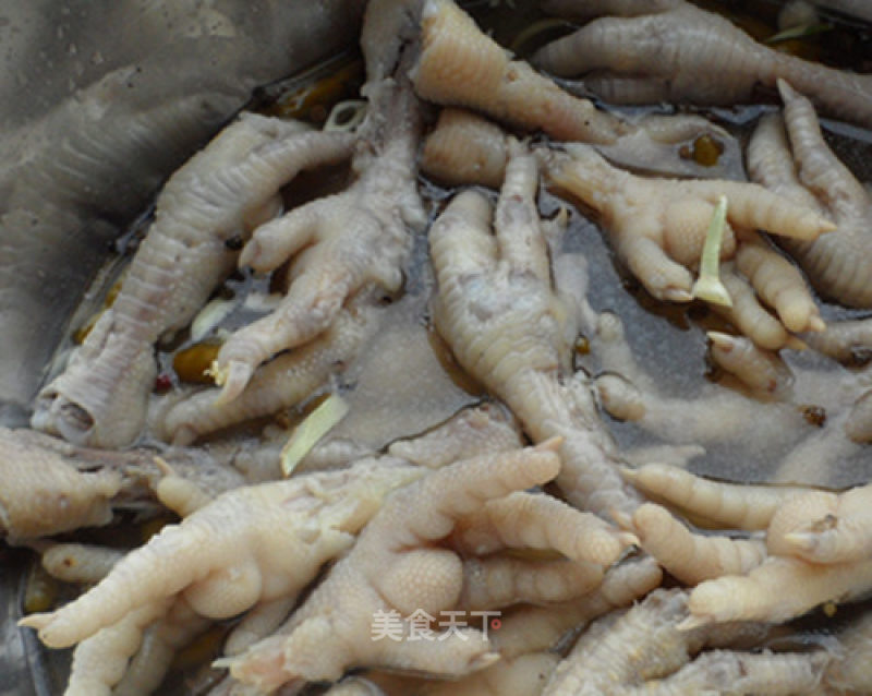 Super Spicy Pickled Chicken Feet