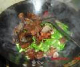 Stir-fried Pork with Garlic Stalk and Fungus recipe