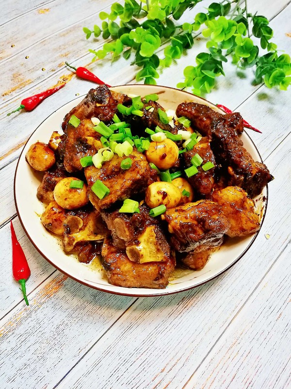 Braised Pork Ribs with Quail Eggs recipe