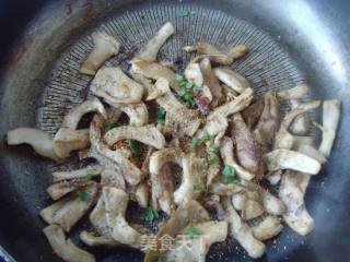 Dry Cheeks---stir-fried Shiitake Mushroom Roots recipe