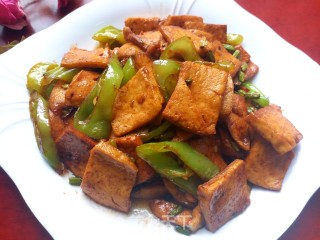 Stir-fried Tofu with Homemade Green Peppers recipe