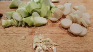 Fish Cake Burnt Loofah recipe