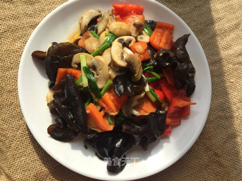 Stir-fried Mushrooms, Fungus and Carrots recipe