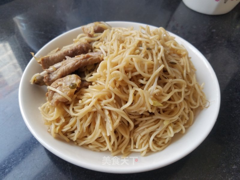 "noodles" Ribs Braised Cooked Noodles with Bean Sprouts