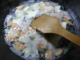 Savoury Shrimp, Snail, Tofu Soup recipe