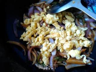 Scrambled Eggs with Onions recipe