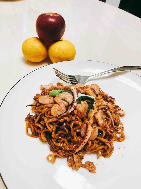 Fried Seafood Noodles#中卓炸酱面# recipe