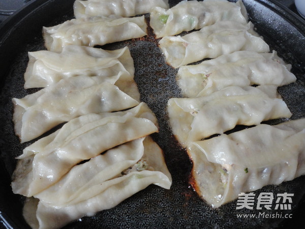 Pork Pot Stickers with Mushrooms and Green Peppers recipe