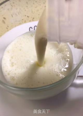 Banana Milkshake Mixed with Oats recipe