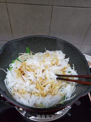 Vegetarian Fried Hor Fun recipe