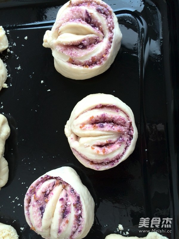 Coconut Flower Bun recipe