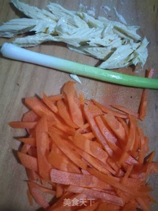 Fried Yuba with Carrots recipe