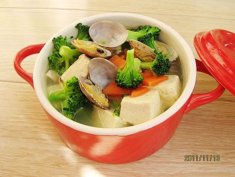 Tofu Soup with Clams and Broccoli recipe