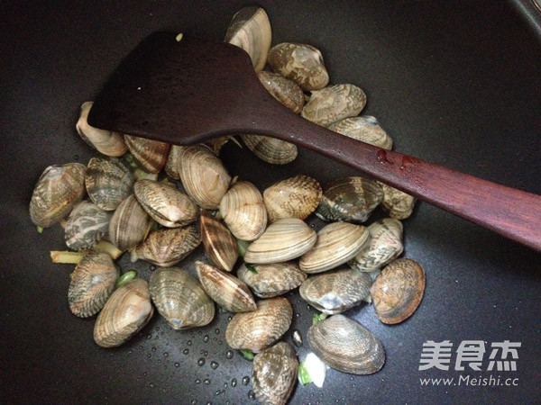 Stir-fried Clams recipe