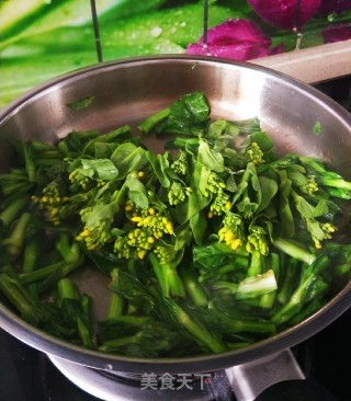 Nourish The Liver in Spring and Eat More Greens One by One to Stir-fry The Rape Moss recipe