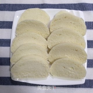 Golden Steamed Bun Slices recipe