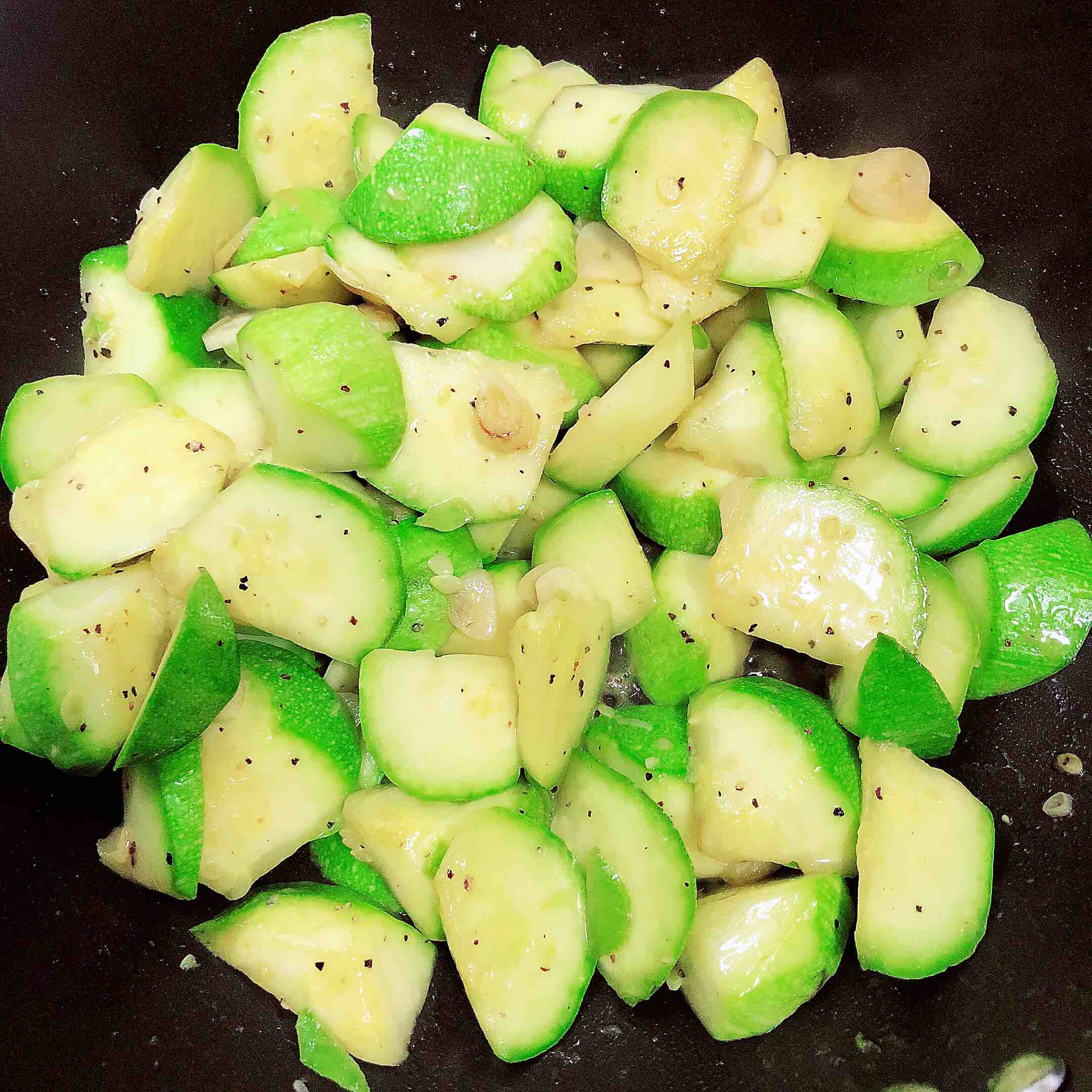 Zucchini with Butter and Black Pepper (quick Dishes) recipe