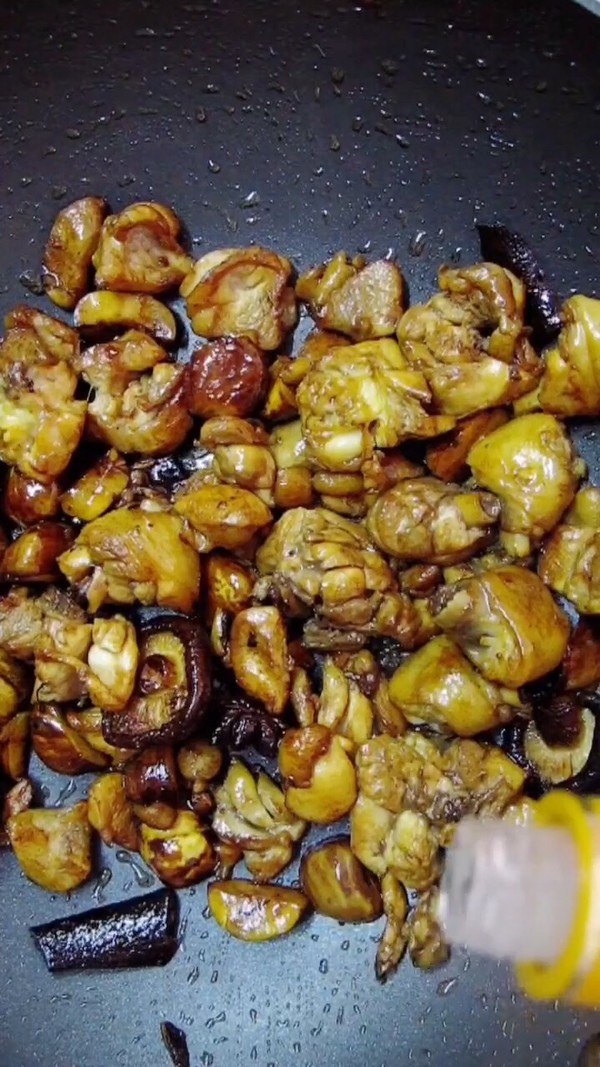 Braised Chicken with Wine-flavored Chestnut recipe