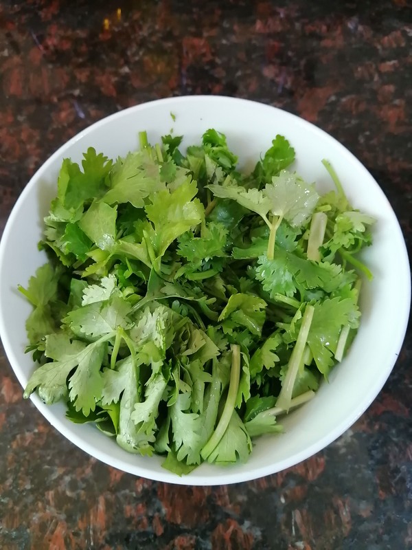 Coriander Mixed with Gluten recipe