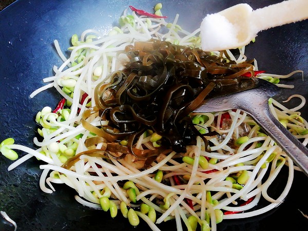 Bean Sprouts Fried Seaweed Shreds recipe