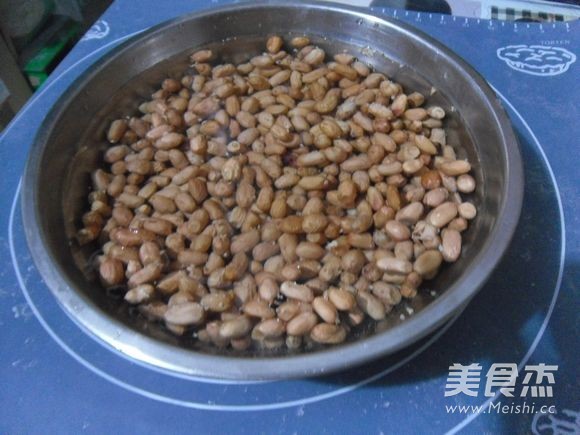 Alcoholic Peanuts recipe