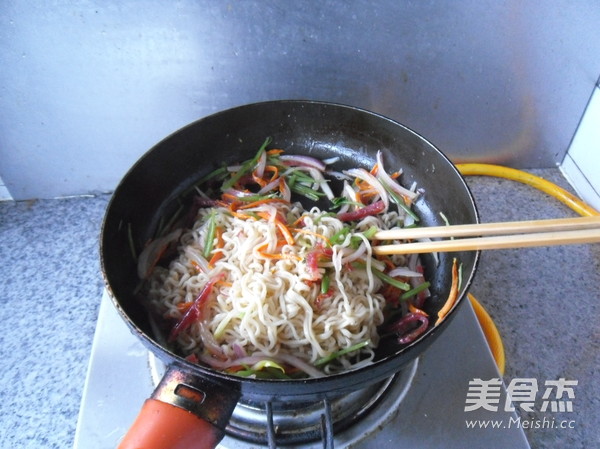 Fried Noodles with Sausage recipe