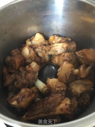 Braised Pork Trotters with Sauce recipe