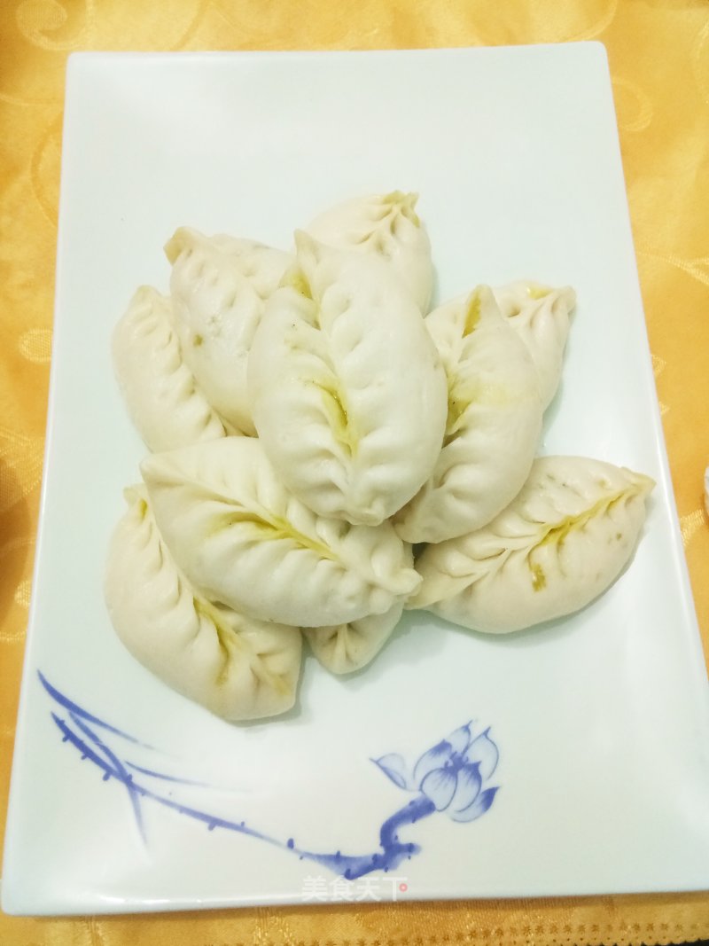 Leek Stuffed Wheat Ear Buns recipe