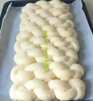 Squeeze It One by One Row of Twisted Buns recipe