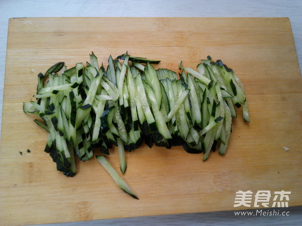 Jellyfish Mixed with Cucumber recipe