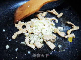 Stir-fried Pork with Big Chili recipe