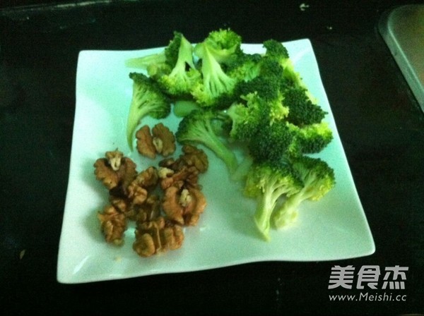 Corn Walnut Broccoli recipe