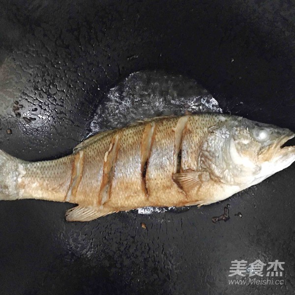 Milky White Crucian Fish Tofu Soup recipe