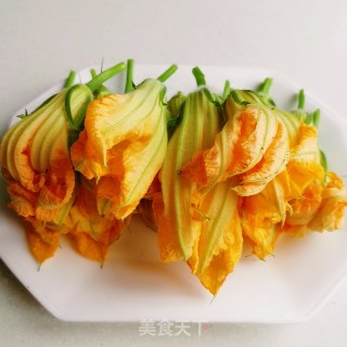 Fried Pumpkin Flowers recipe