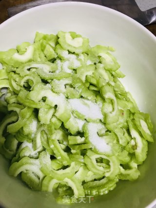 Stir-fried Beef with Bitter Gourd recipe