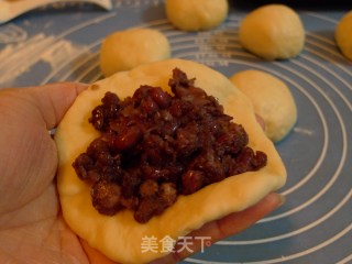 Huaer Red Bean Bread-happy As A Flower, We are Happy! recipe