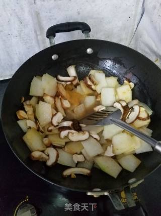 Stir-fried Winter Melon Mushroom with Soy Sauce recipe