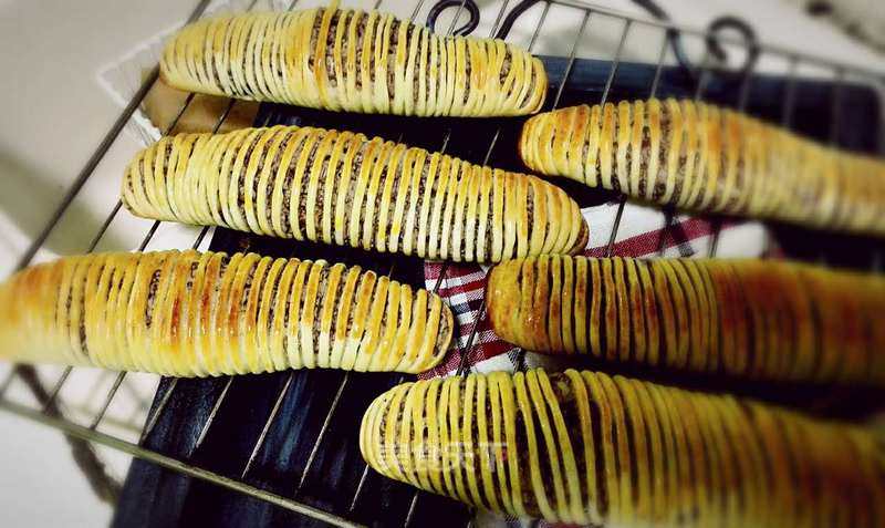 The Most Suitable for Novice [bean Paste Caterpillar Bread]
