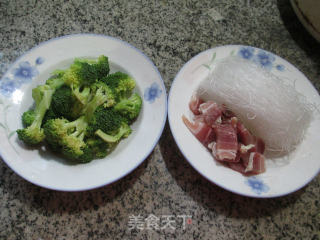 Boiled Vermicelli with Bacon and Broccoli recipe