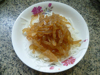 Jellyfish Mixed with Shredded Radish recipe