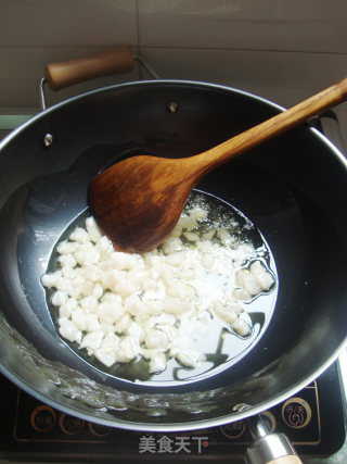 Three Steps to Make An Evocative Classic Cucumber Barrel Dish-diced Fish in Thai Sauce recipe