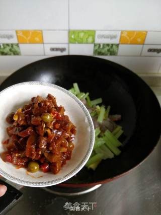 Stir-fried Shrimps with Diced Celery recipe