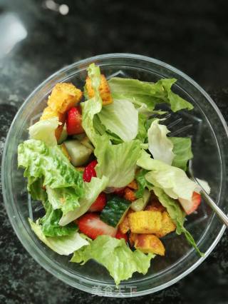 Bread Strawberry Salad recipe